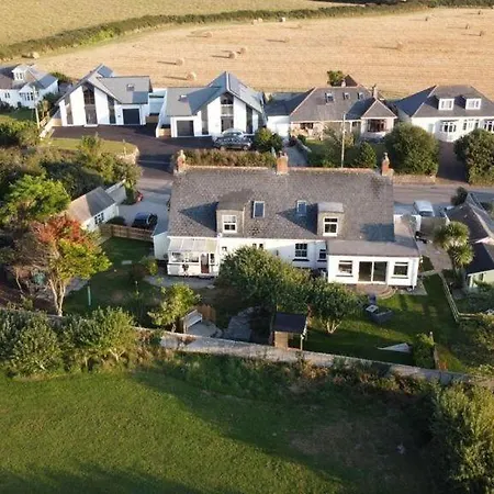 Treaaron Holiday home *